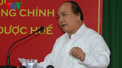 ឧបនាយករដ្ឋមន្ត្រី Nguyen Xuan Phuc បំពេញការងារនៅខេត្ត Thua Thien Hue